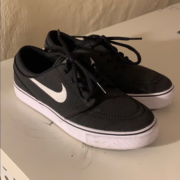 nike janoski size 5